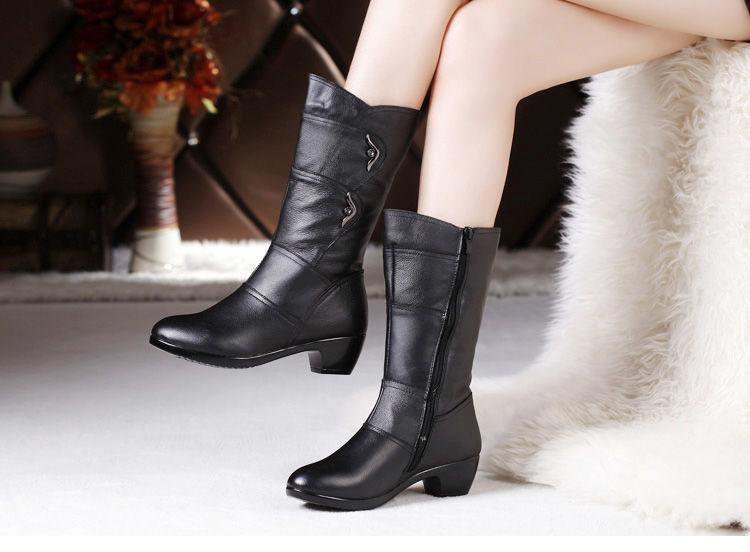LUXE CHIC Women's Fashion Velvet Padded Warm Round Head Upper-wrapping Boots