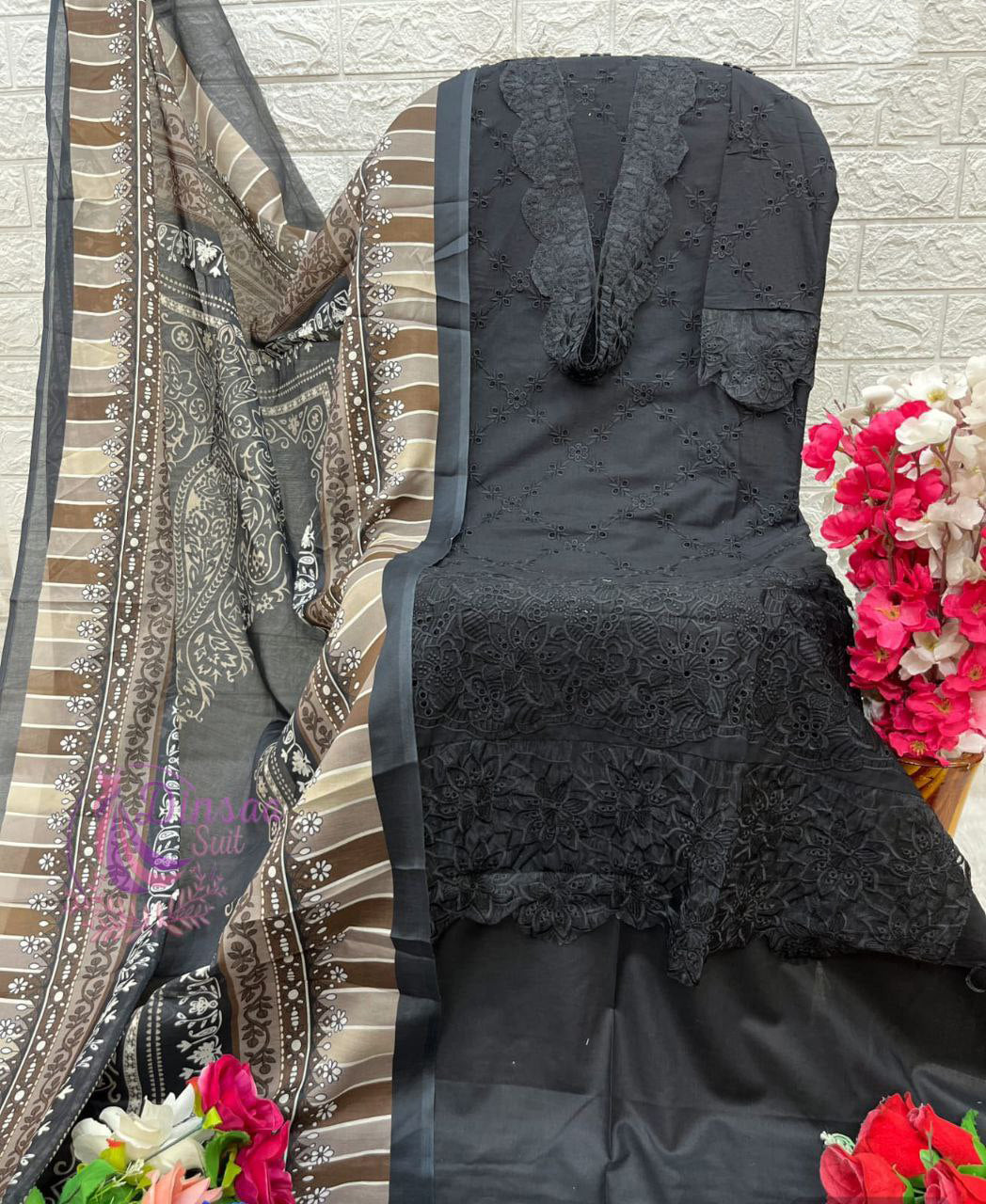 LUXE CHIC CAMBRIC EMBROIDERY KURTA SET