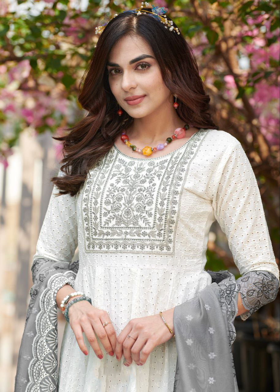 LUXE CHIC  HEAVY SHIFFLI STICH SUIT
