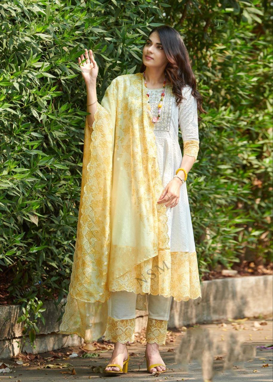 LUXE CHIC  HEAVY SHIFFLI STICH SUIT